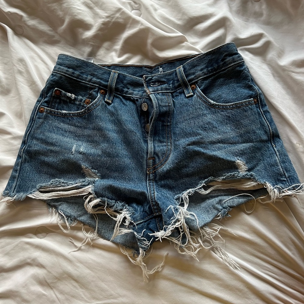 Levi’s 501 distressed